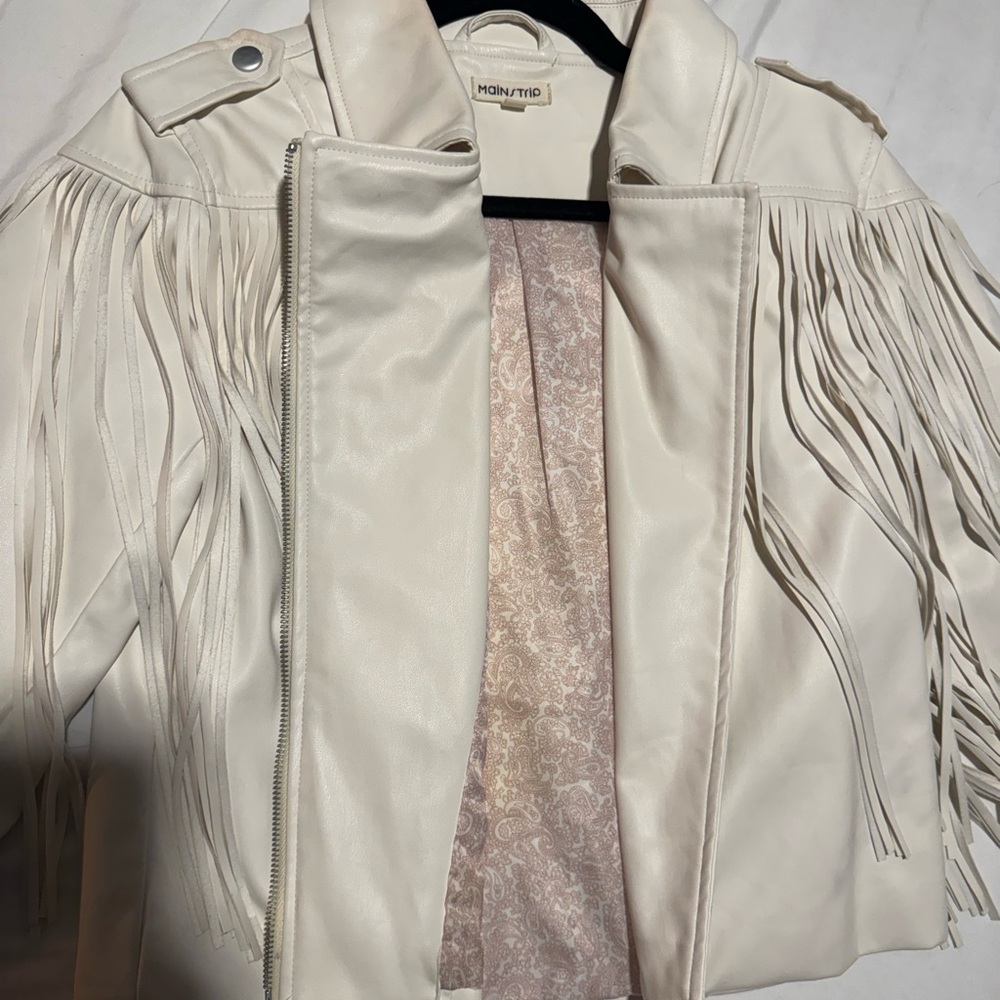 Main Strip Cream Fringe Leather Jacket